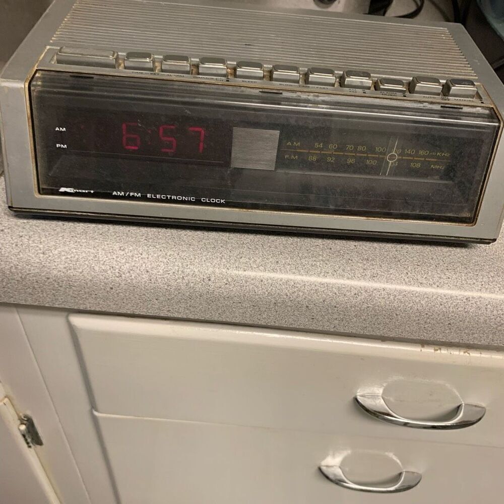 Kmart Model No. 30-41 Clock Radio *Only Clock Works-Read*